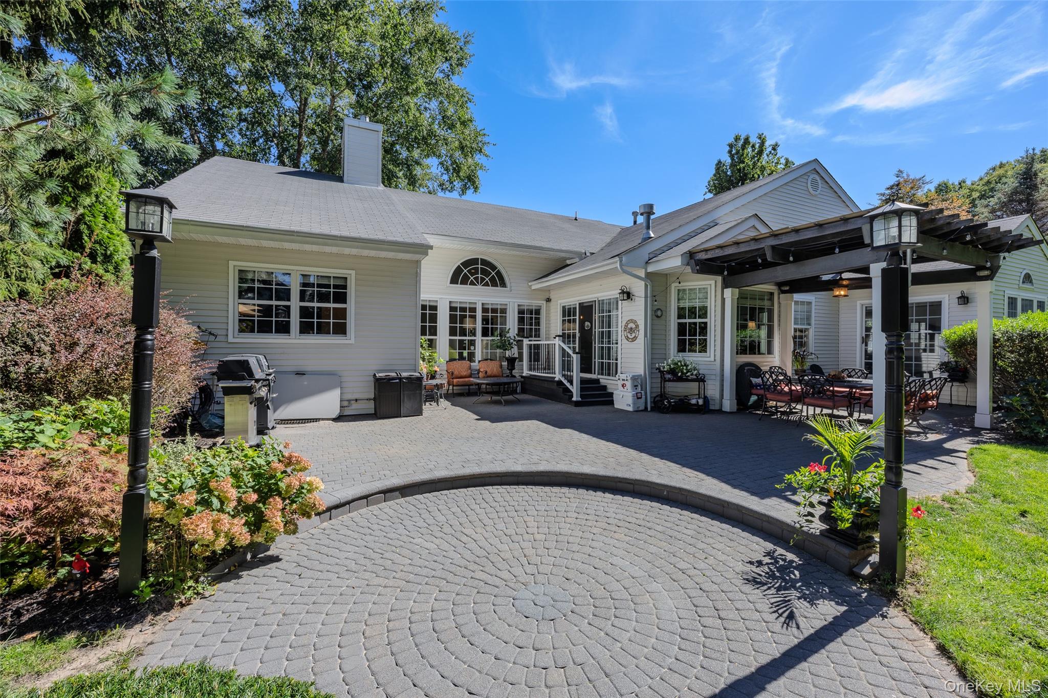 34 Varsity Boulevard – For Sale photo 5