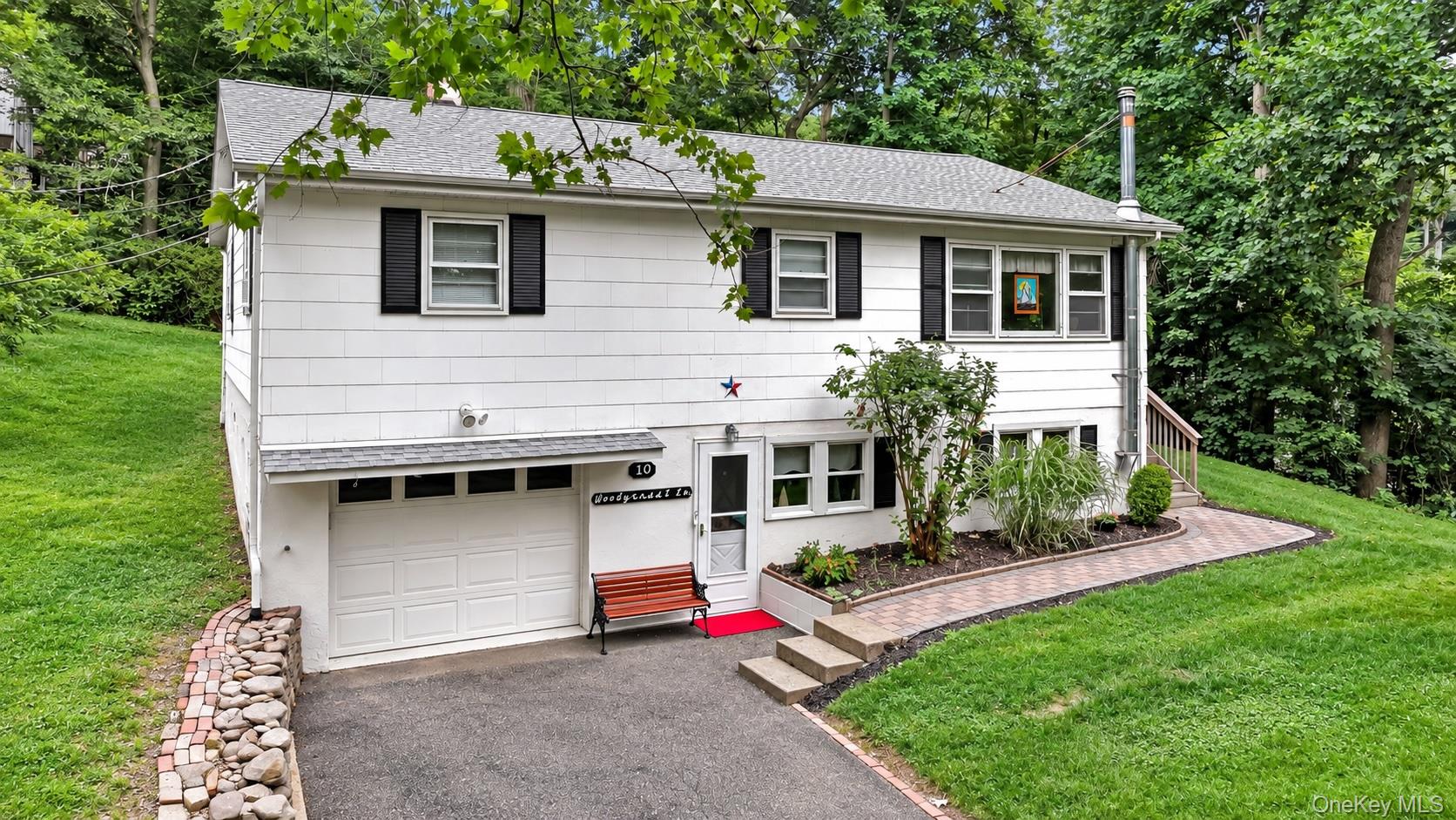 10 Woodycrest Trail – For Sale