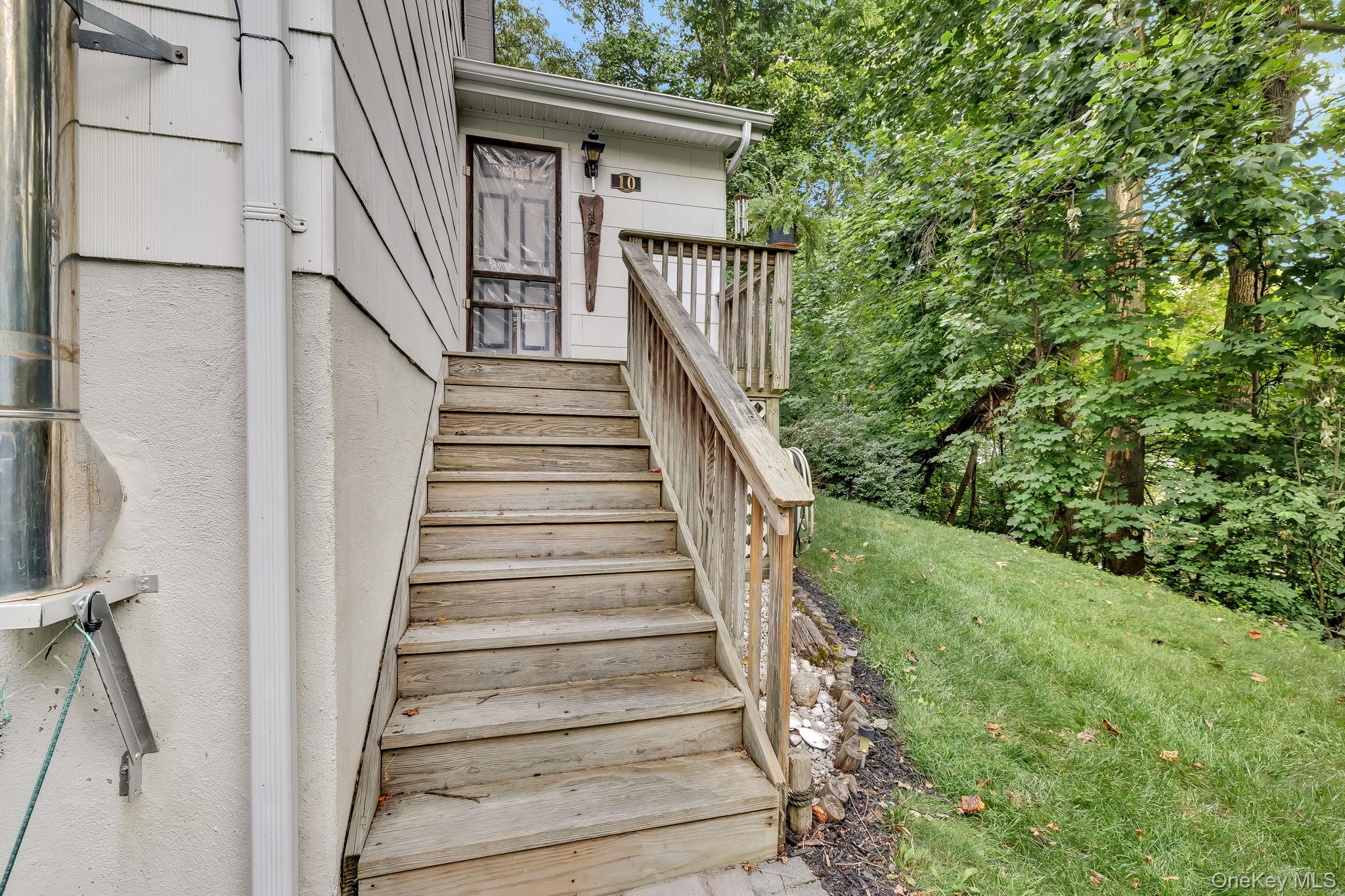 10 Woodycrest Trail – For Sale photo 10