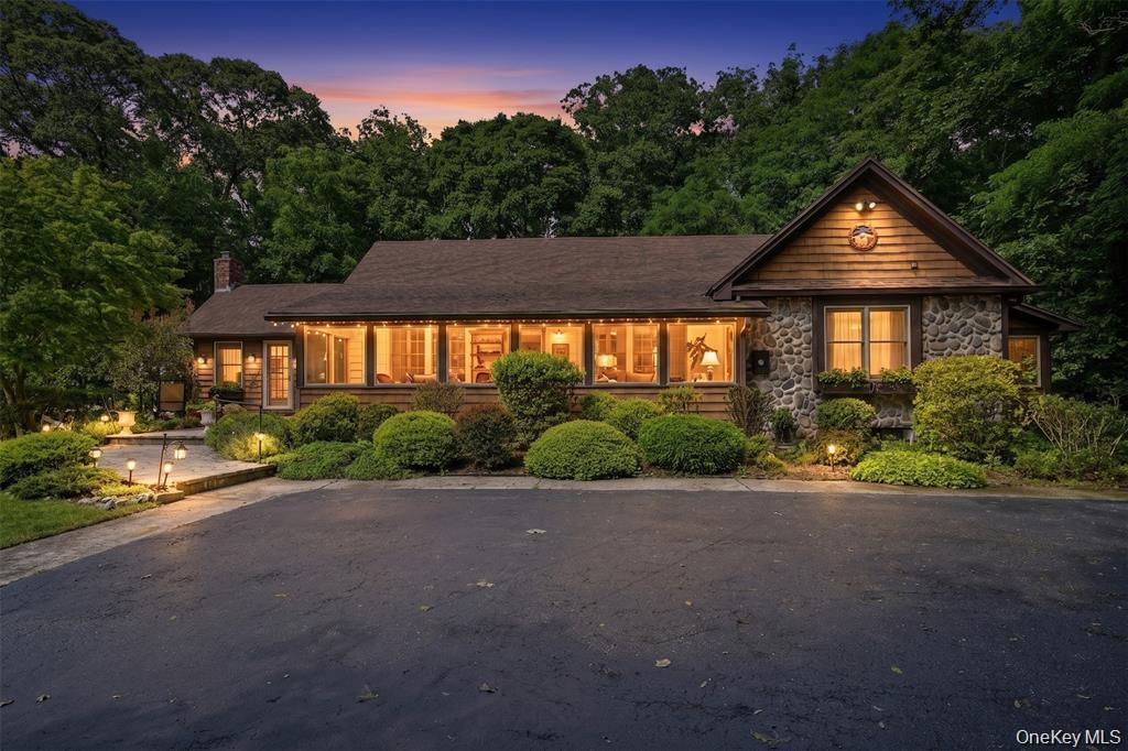 2064 N Country Road – For Sale