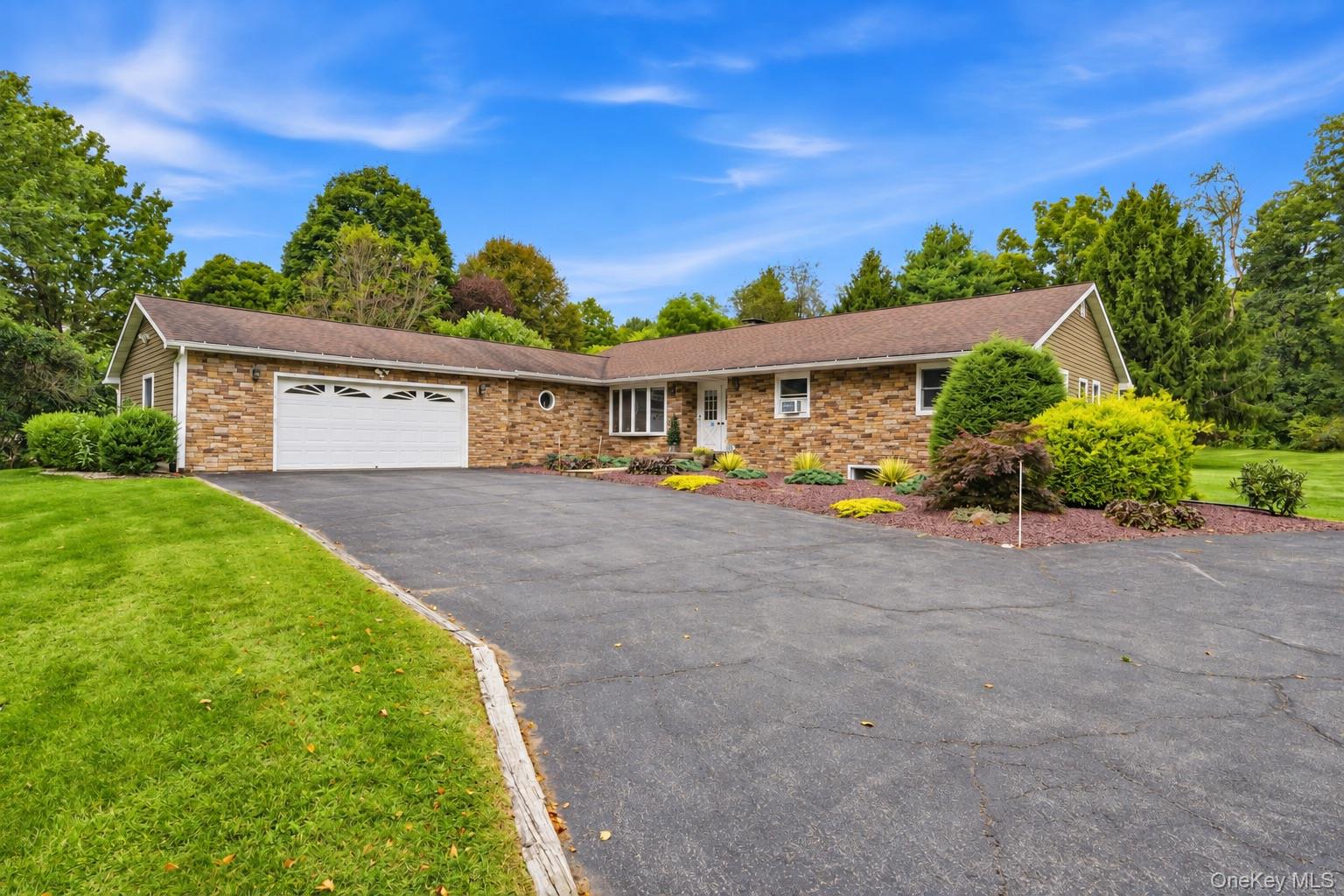 27 Bobolink Lane – For Sale