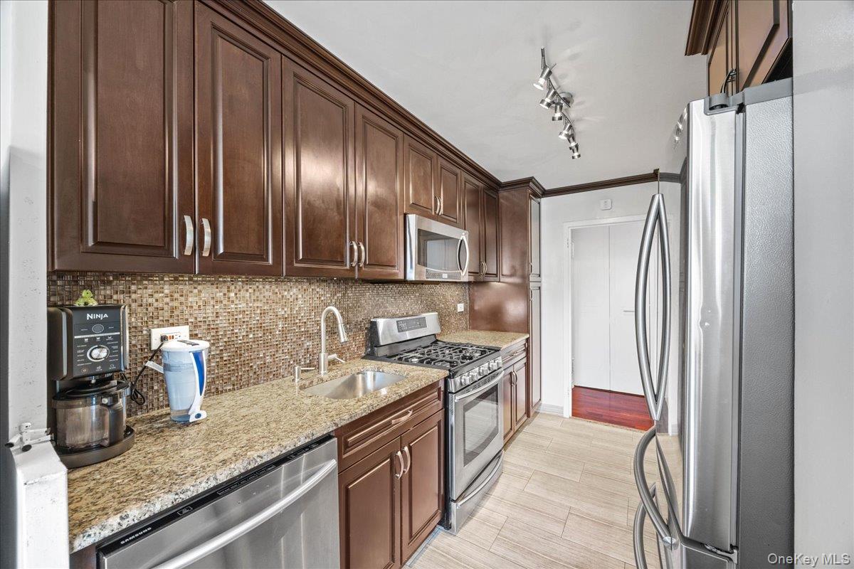 555 Kappock Street, Unit 7E photo 11