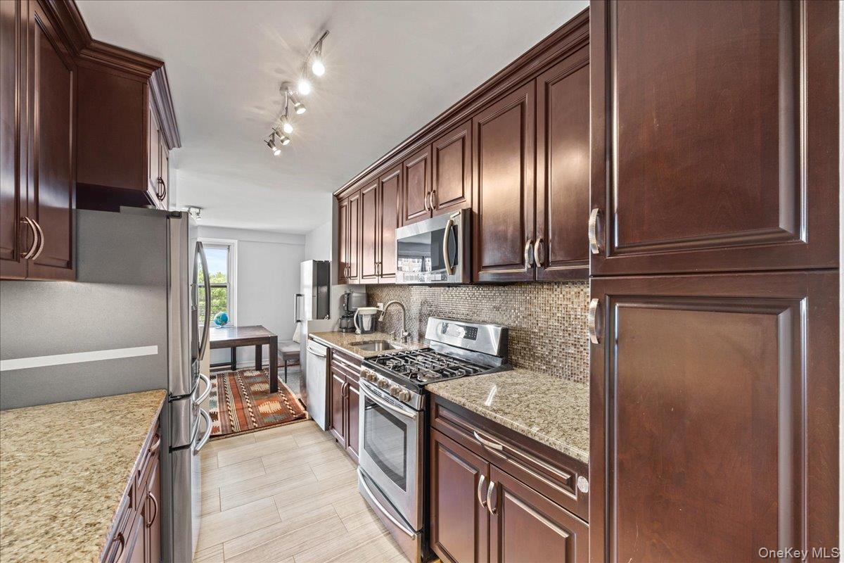 555 Kappock Street, Unit 7E photo 10