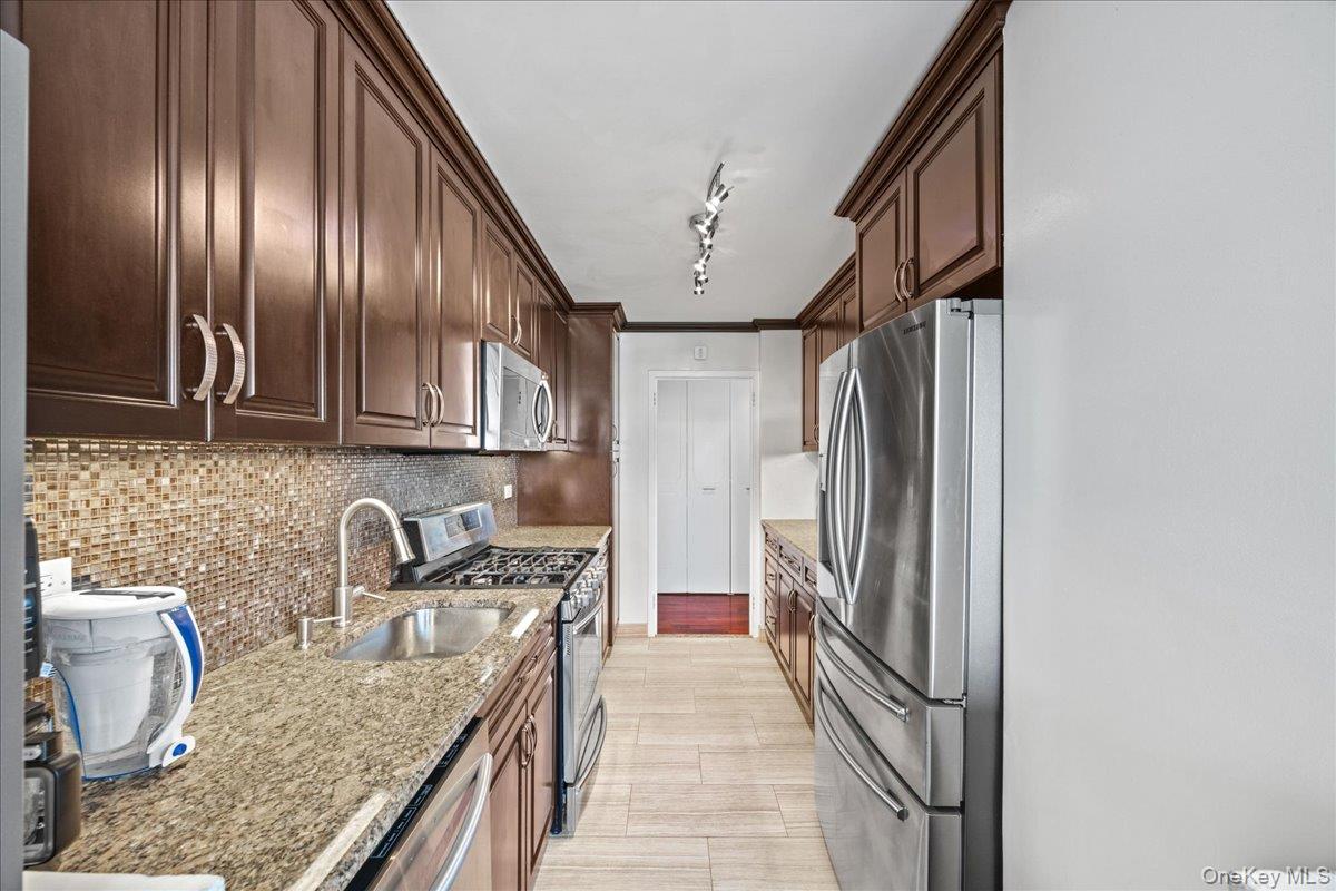555 Kappock Street, Unit 7E photo 12