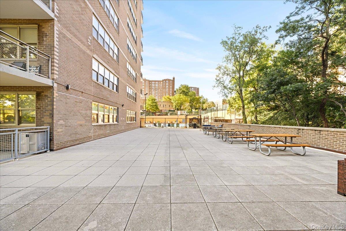 555 Kappock Street, Unit 7E photo 36