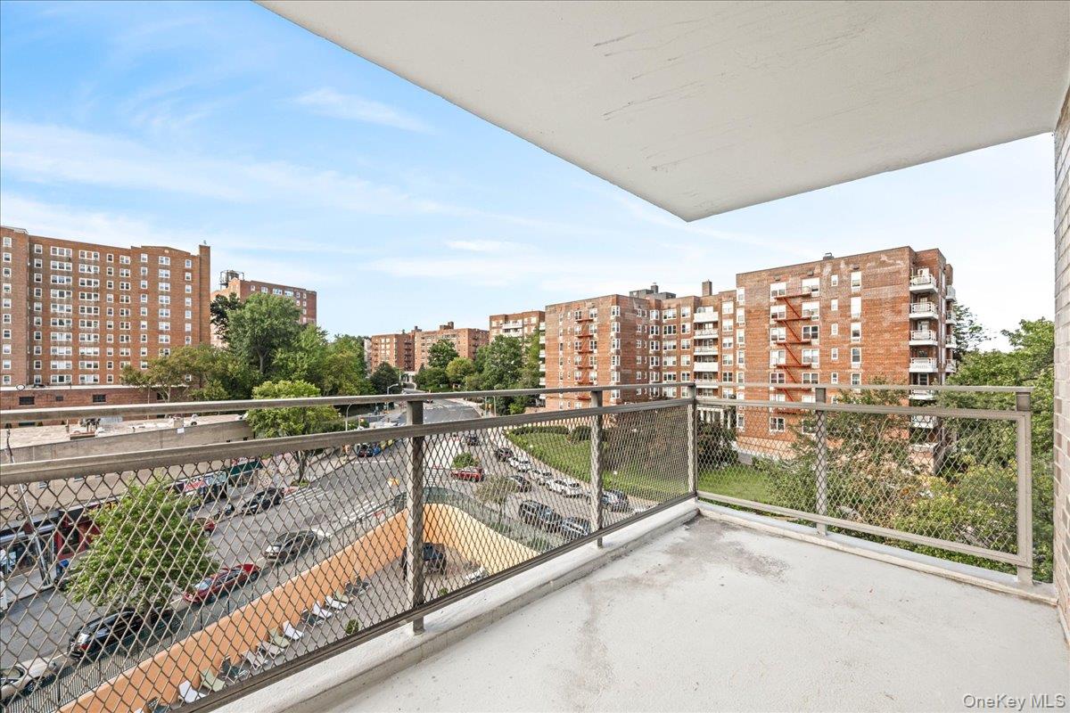 555 Kappock Street, Unit 7E photo 28