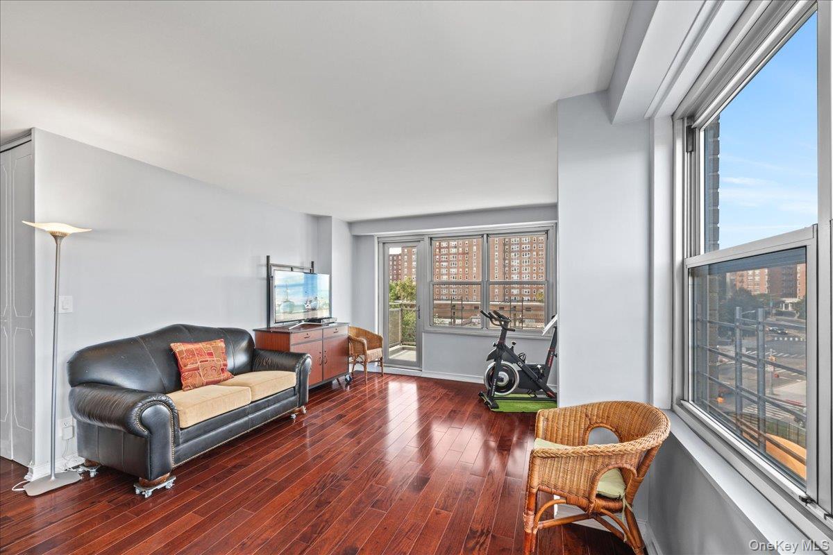 555 Kappock Street, Unit 7E photo 14