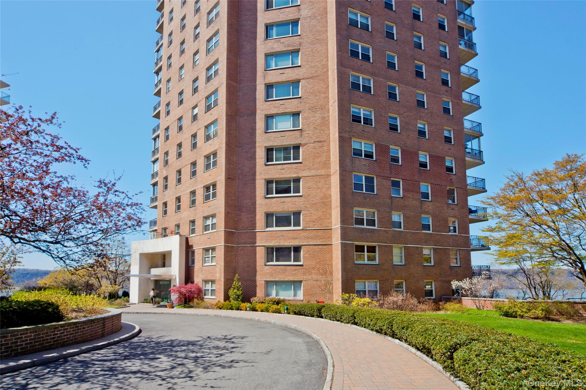 2621 Palisade Avenue, Unit 1C photo 29