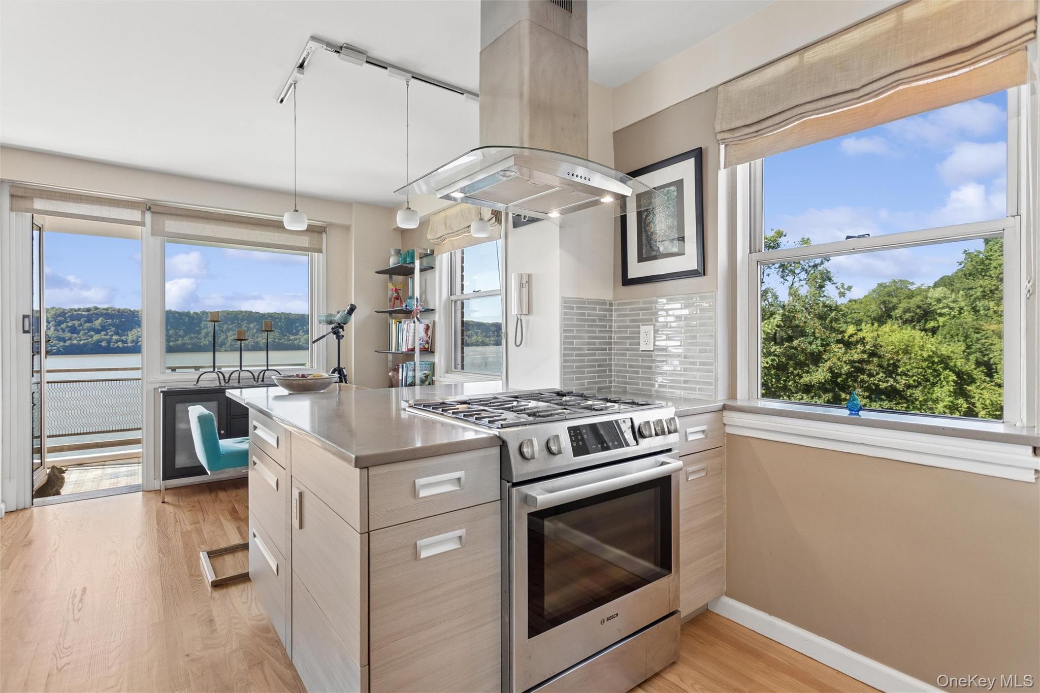 2621 Palisade Avenue, Unit 1C photo 5