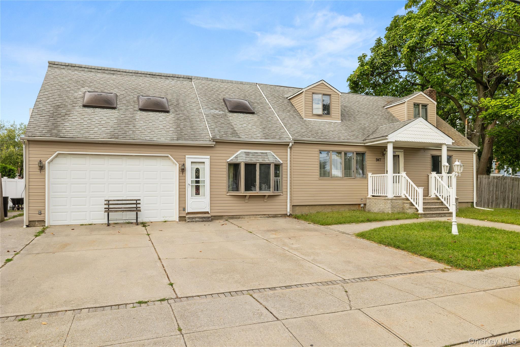 947 N Park Avenue – For Sale photo 2