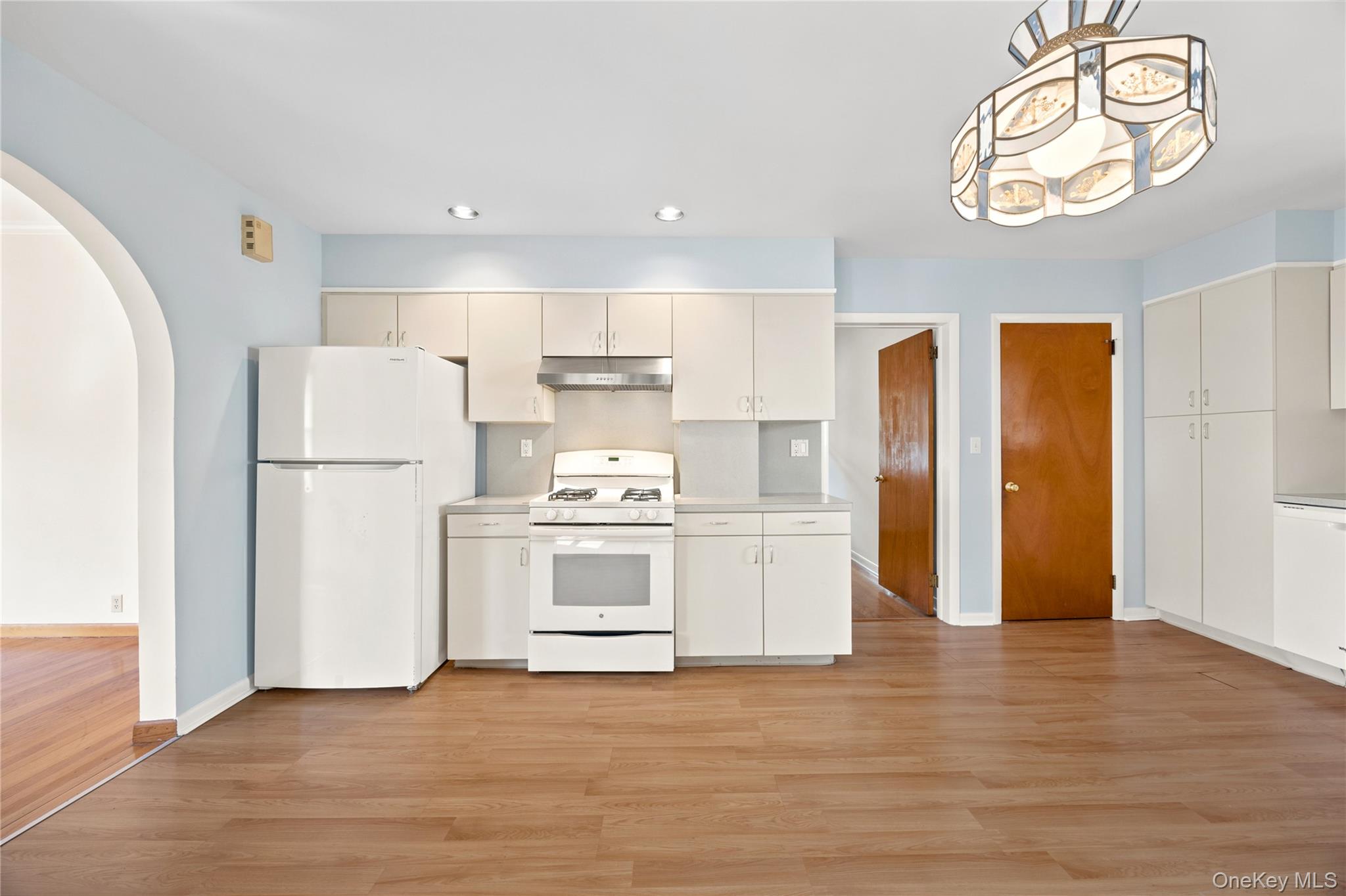 34 Terrace Avenue – For Sale photo 4