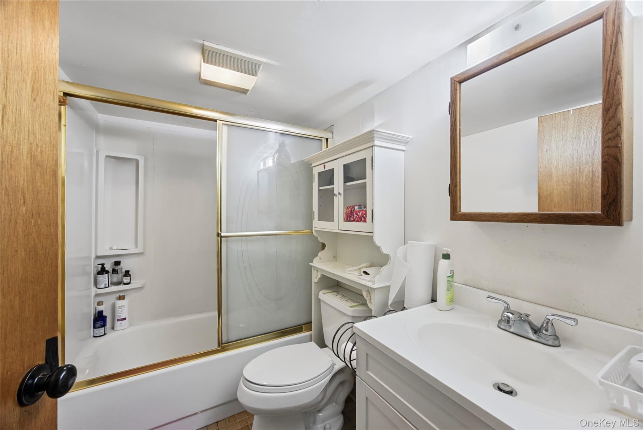 26 E Oxford Street – For Sale photo 4