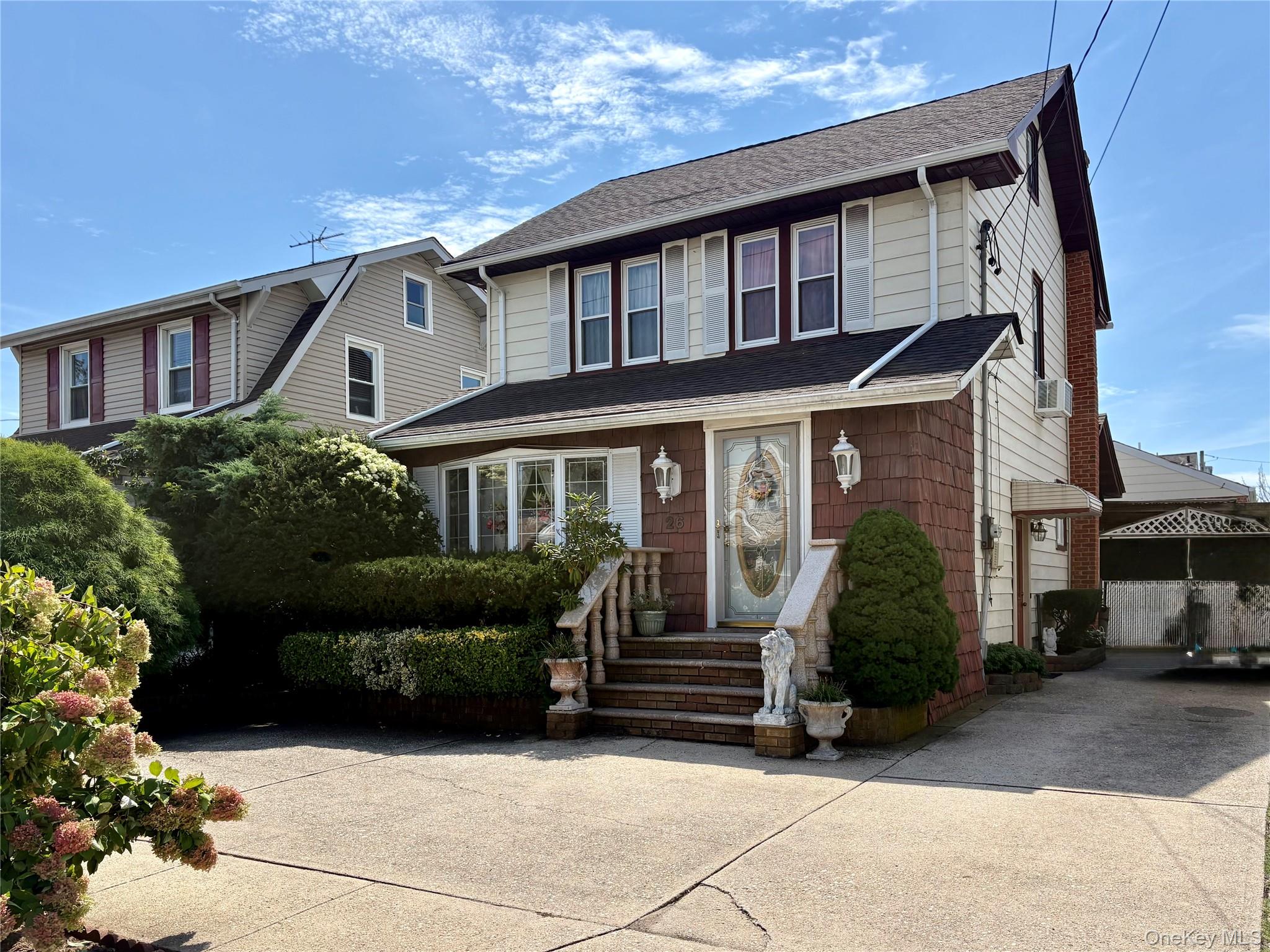 26 E Oxford Street – For Sale