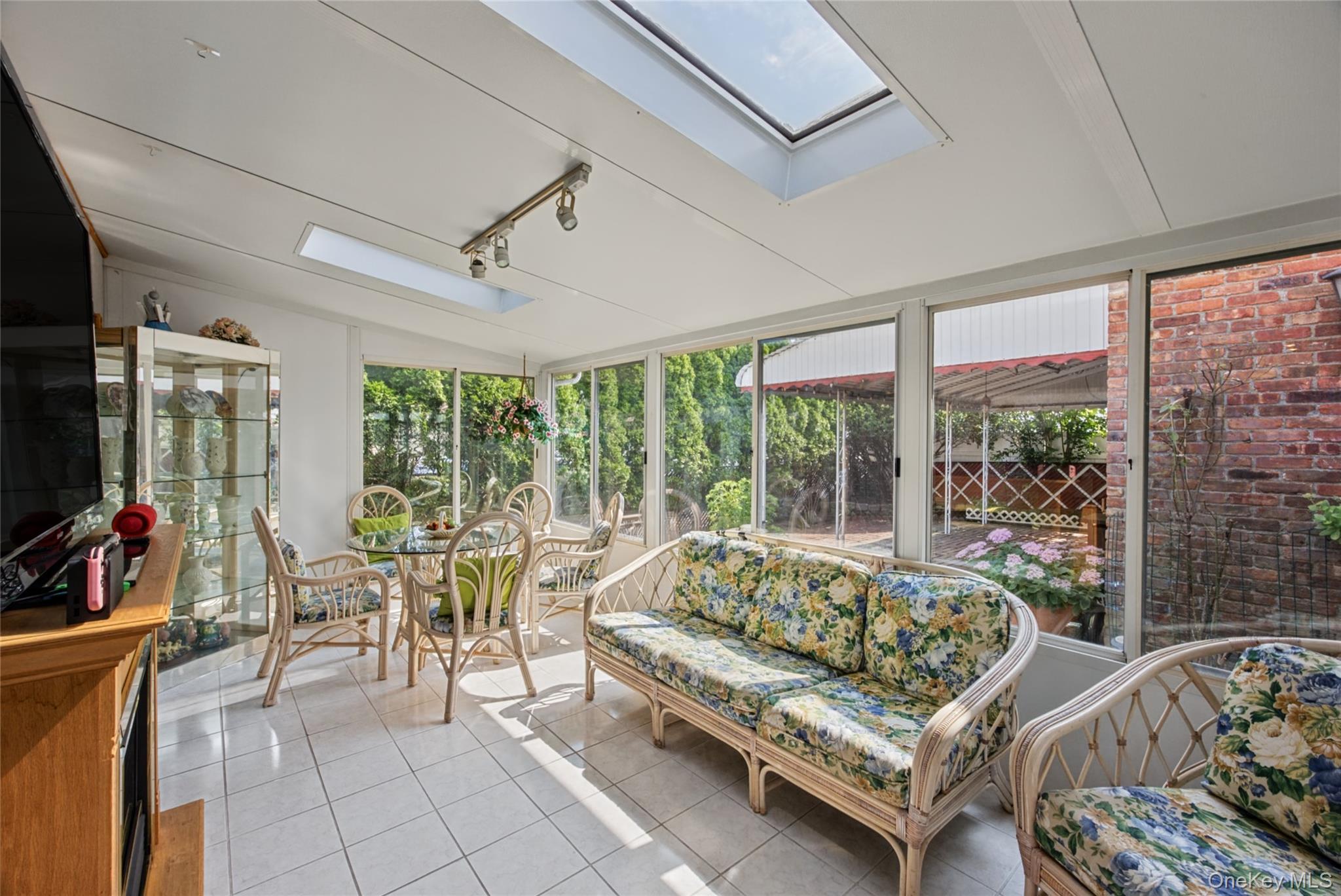 26 E Oxford Street – For Sale photo 22