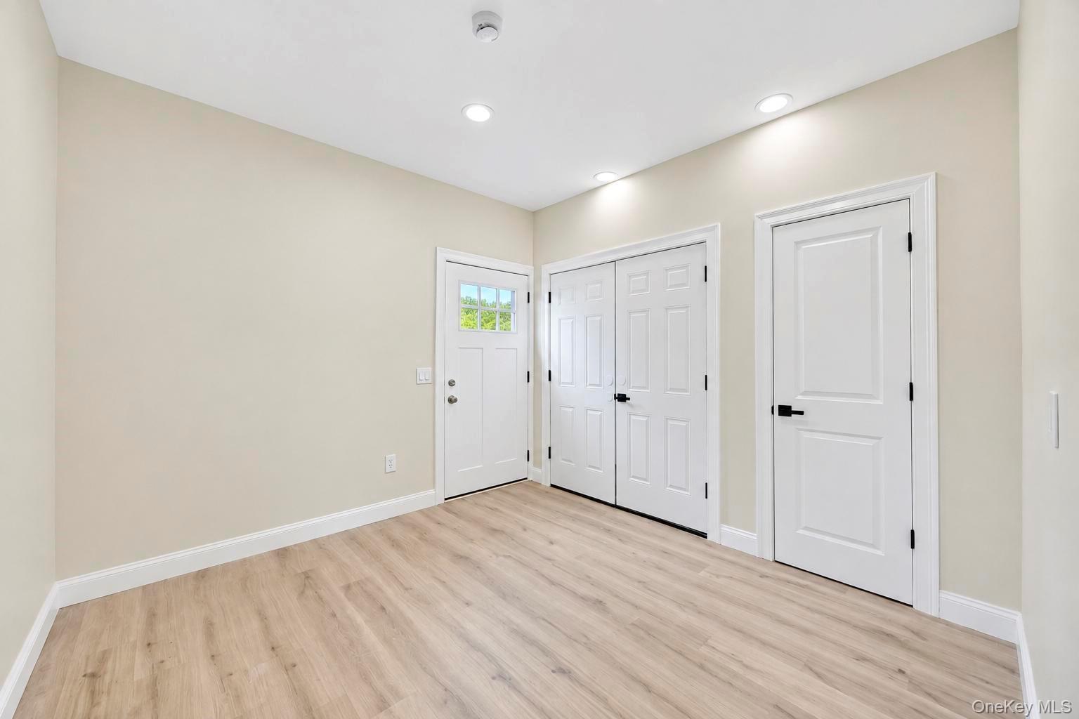 891 S Bay Street – For Sale photo 28