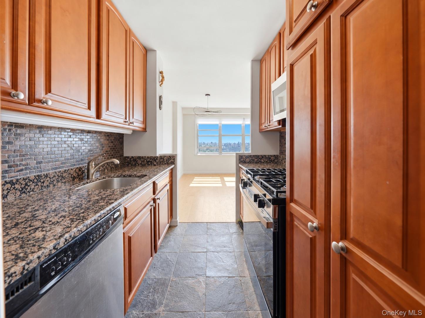555 Kappock Street, Unit 25T photo 8