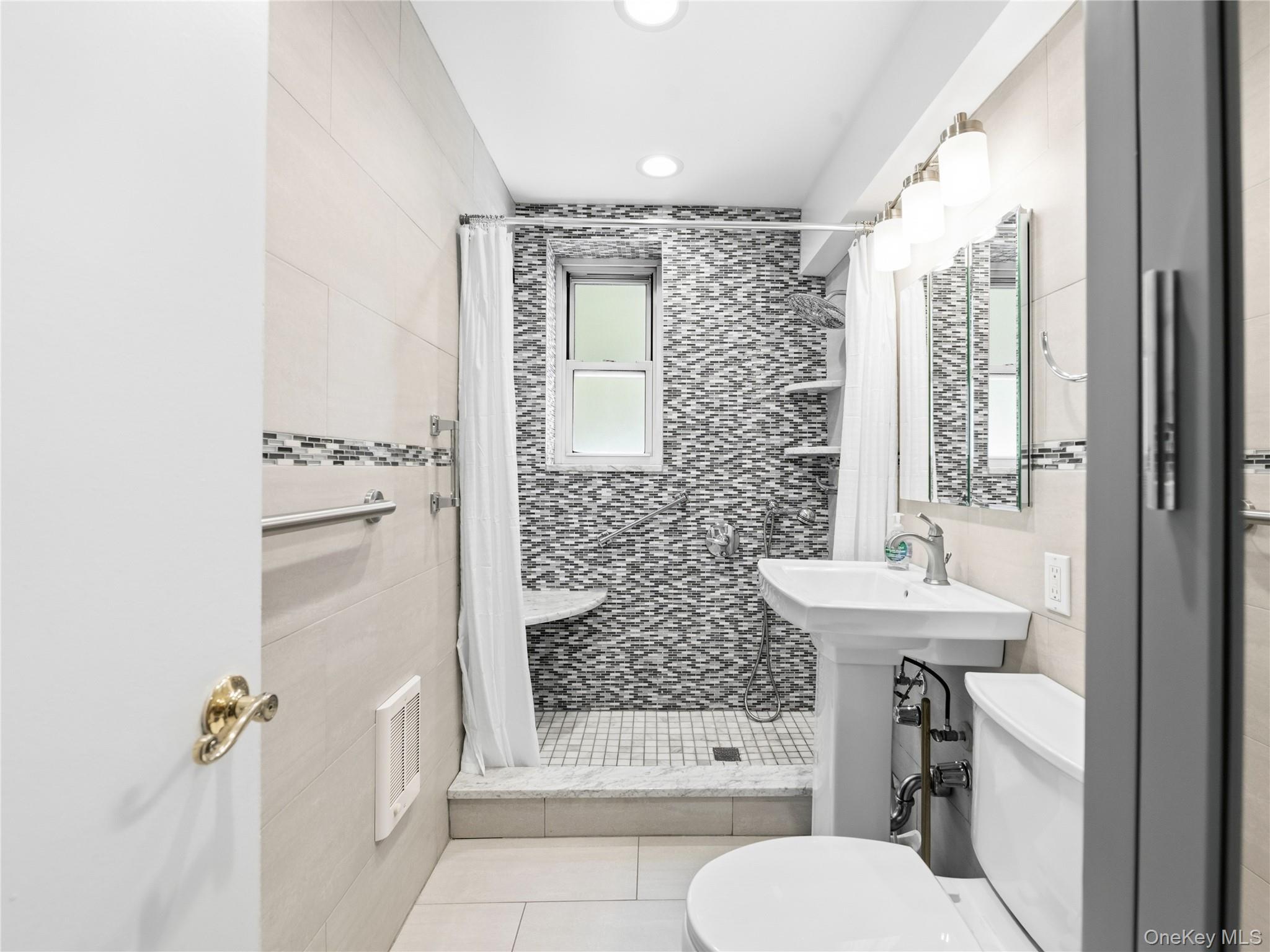 1850 211th Street, Unit 1J photo 30
