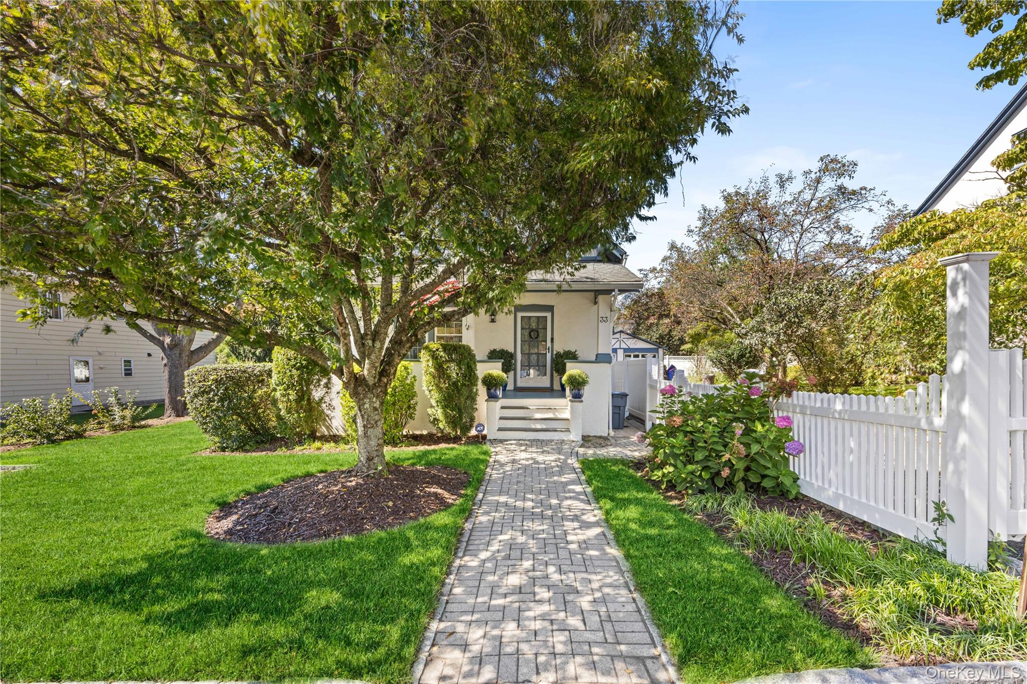 33 Cassilis Avenue – For Sale photo 3