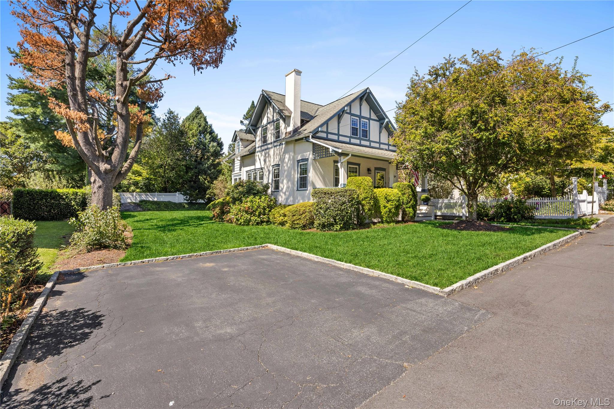 33 Cassilis Avenue – For Sale photo 2