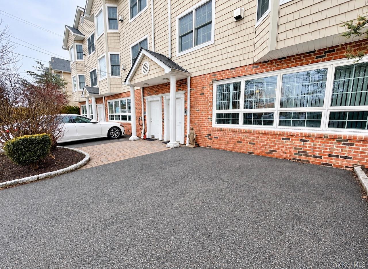 153 Montgomery Avenue, Unit B