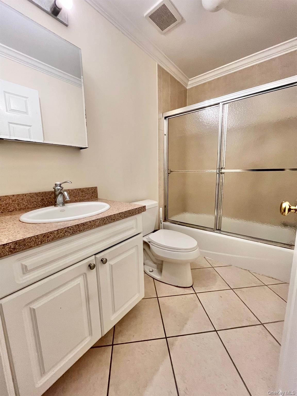 153 Montgomery Avenue, Unit B photo 14
