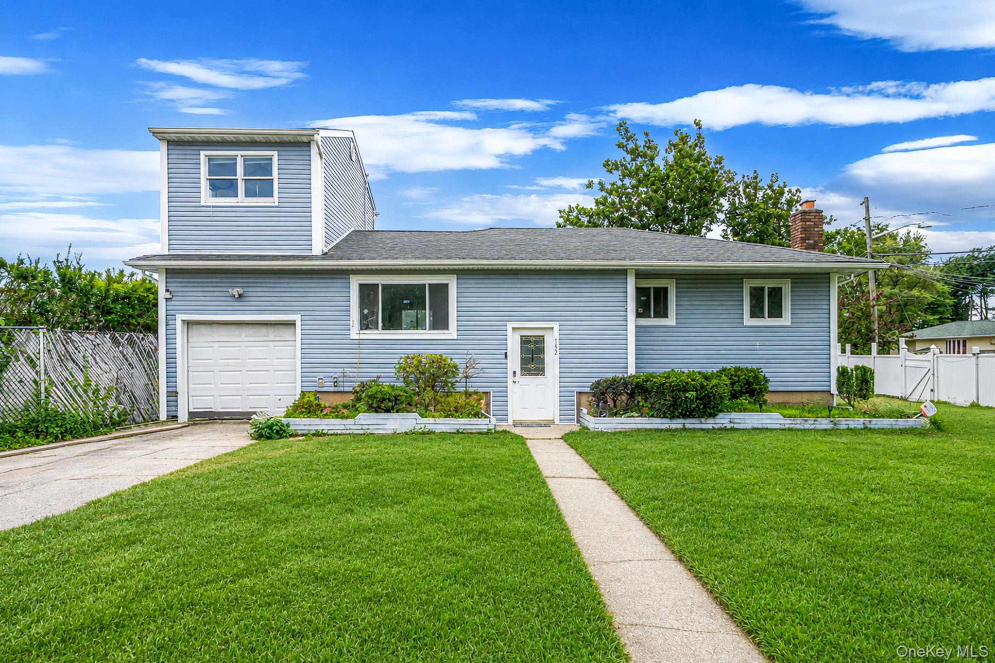 152 Alkier Street – For Sale
