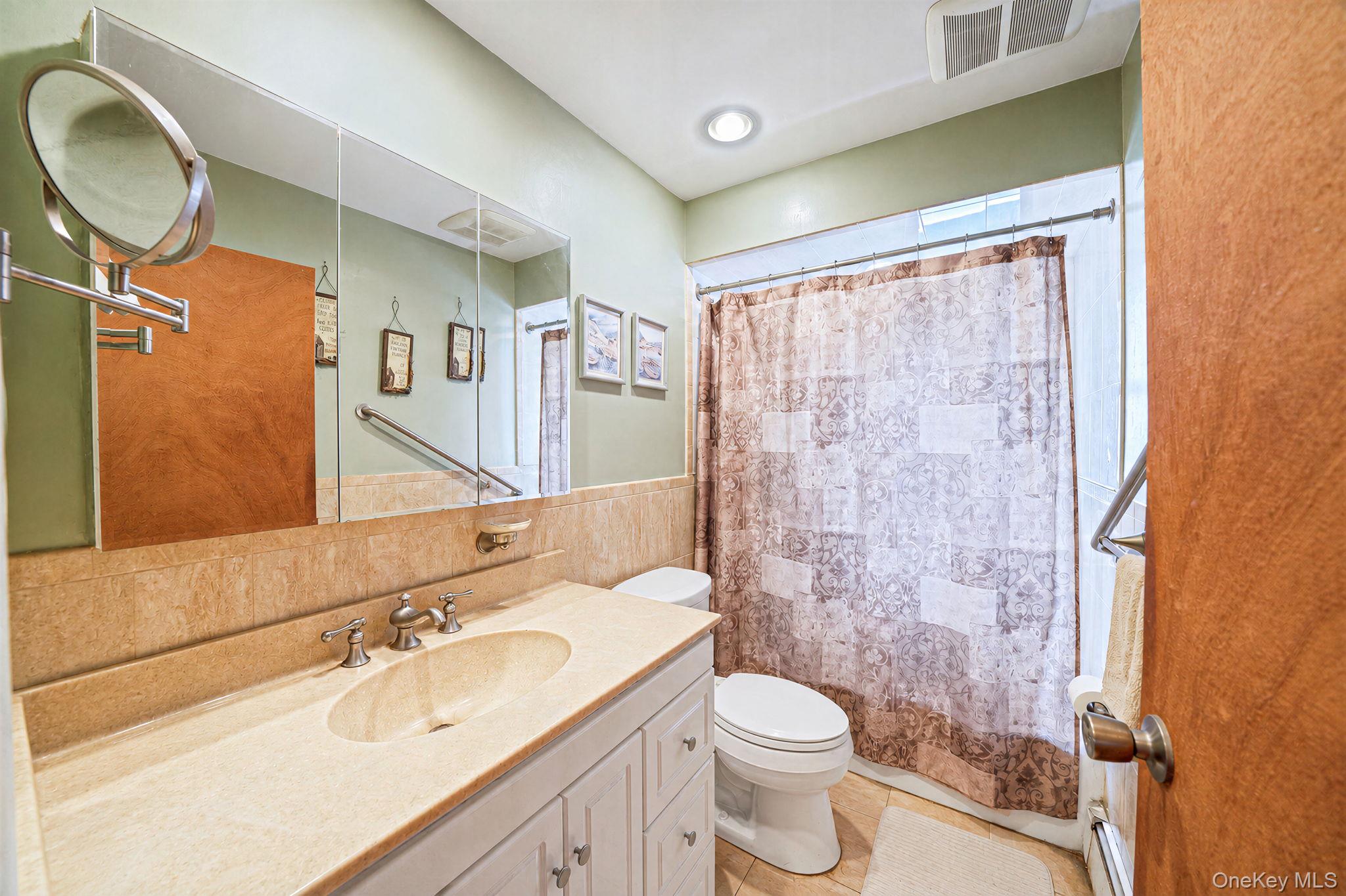 11 E Hollywood Avenue – For Sale photo 18