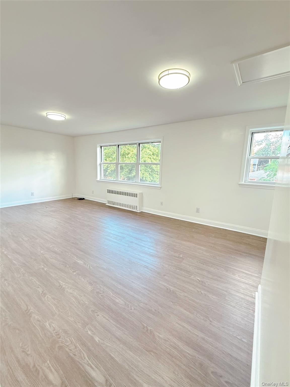 200-21 39 Avenue – For Sale photo 16