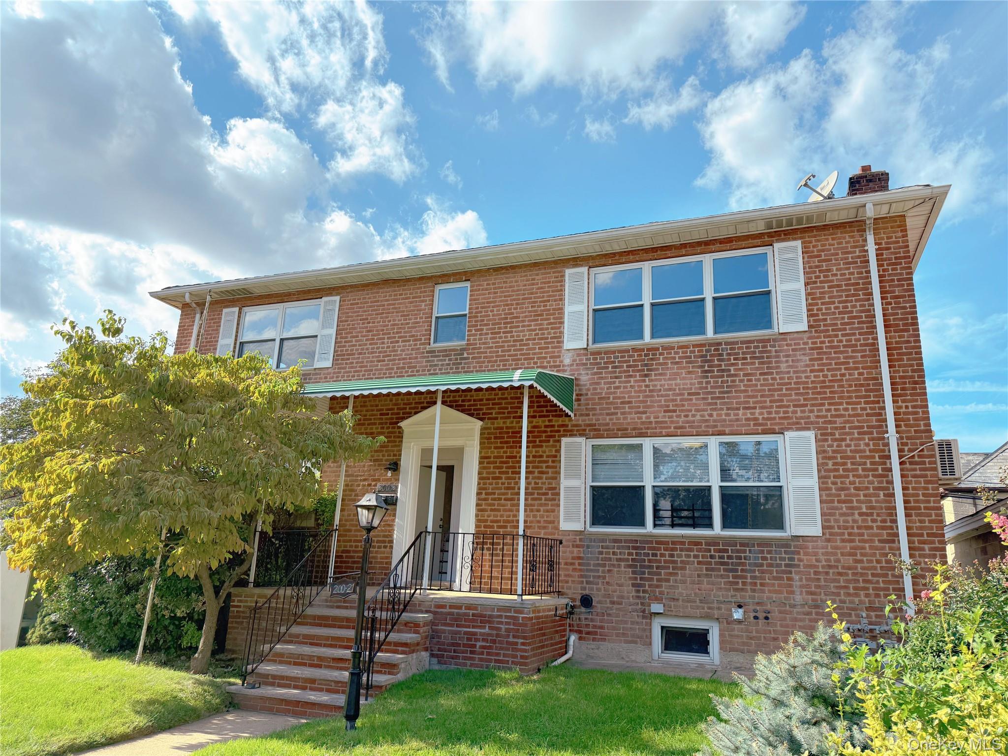 200-21 39 Avenue – For Sale