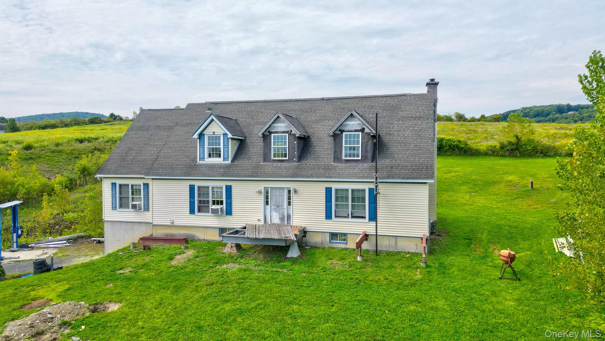 70 Mulberry Lane – For Sale photo 2