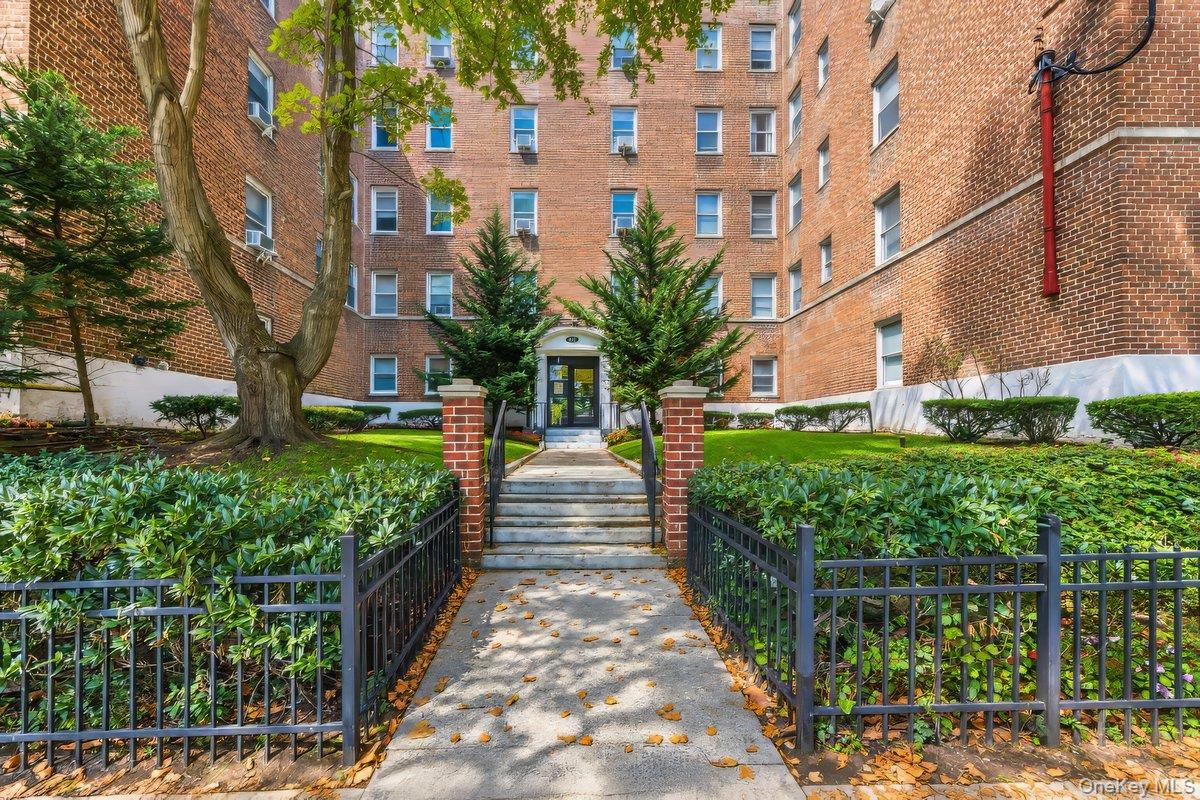 811 Bronx River Road, Unit 3H photo 20