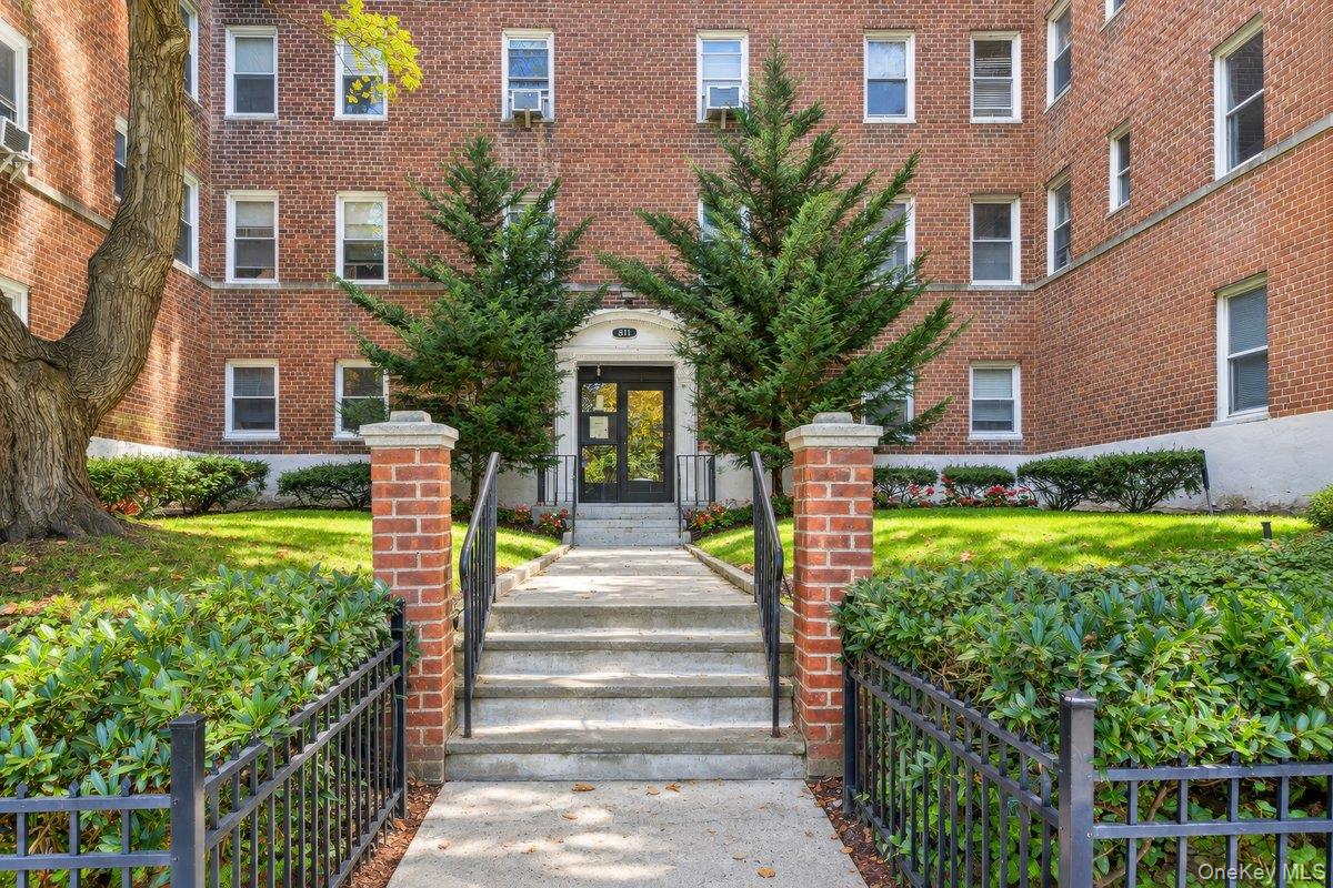 811 Bronx River Road, Unit 3H