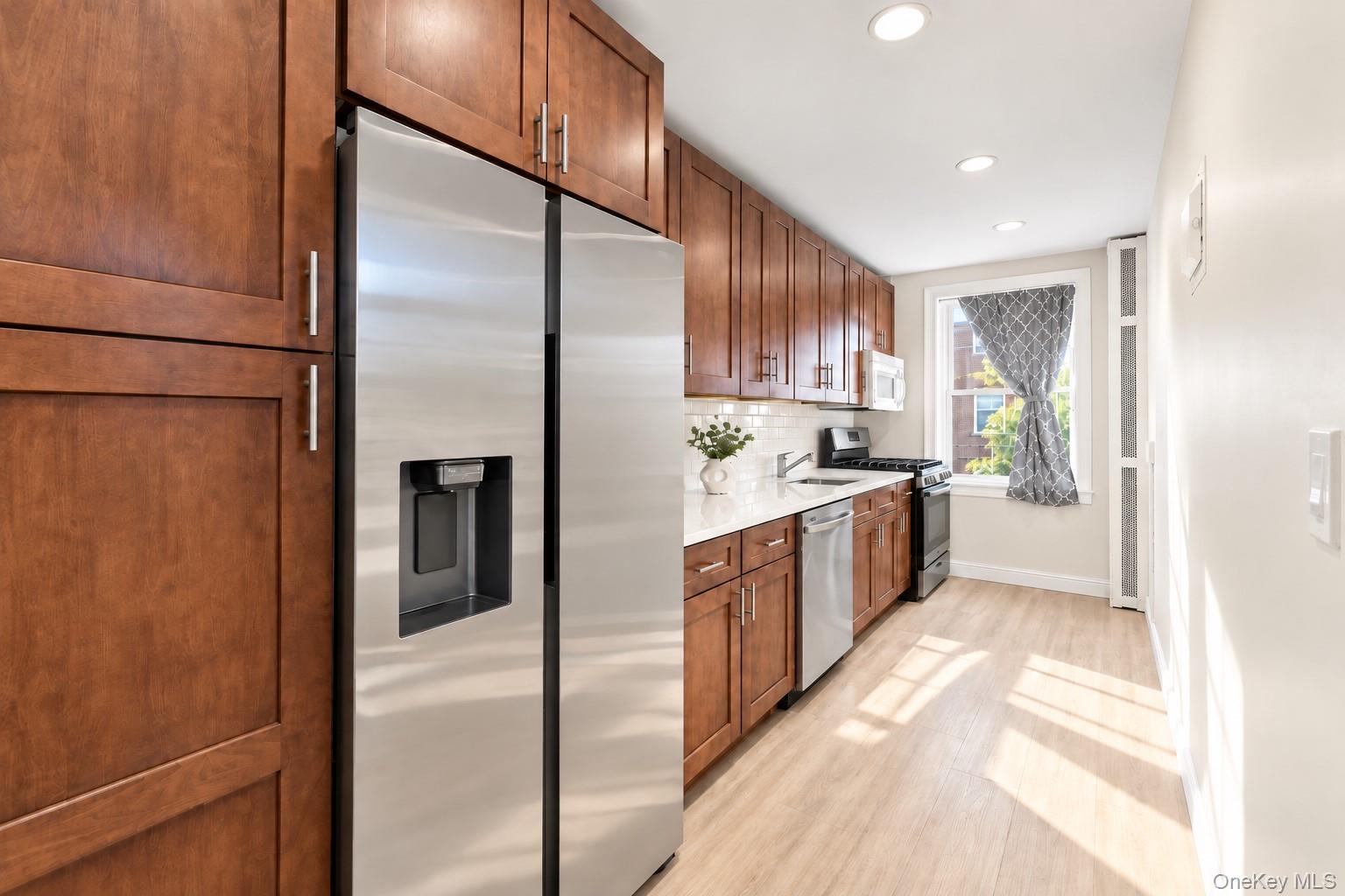 811 Bronx River Road, Unit 3H photo 3
