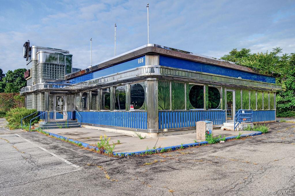 909 Union Avenue – For Sale photo 28
