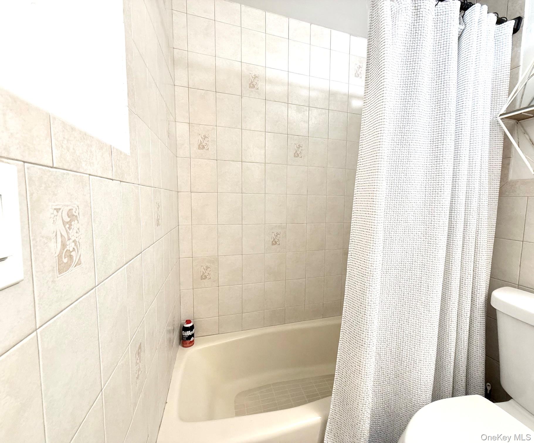 5811 84th Place – For Rent photo 4