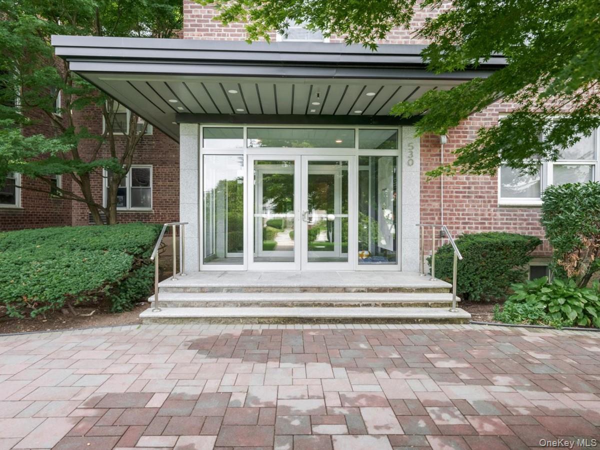 530 Dubois Avenue, Unit 2C photo 2