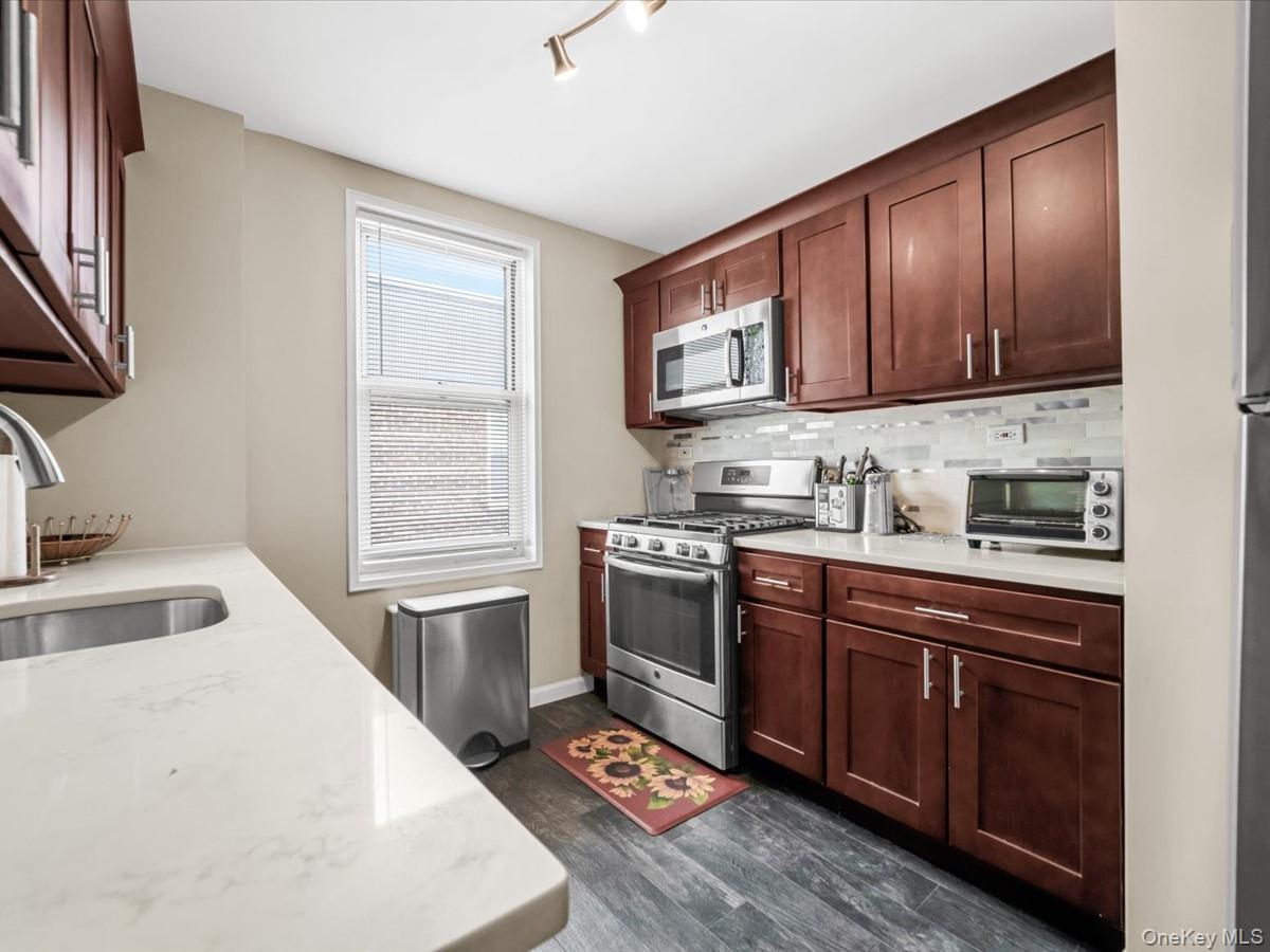 530 Dubois Avenue, Unit 2C photo 8