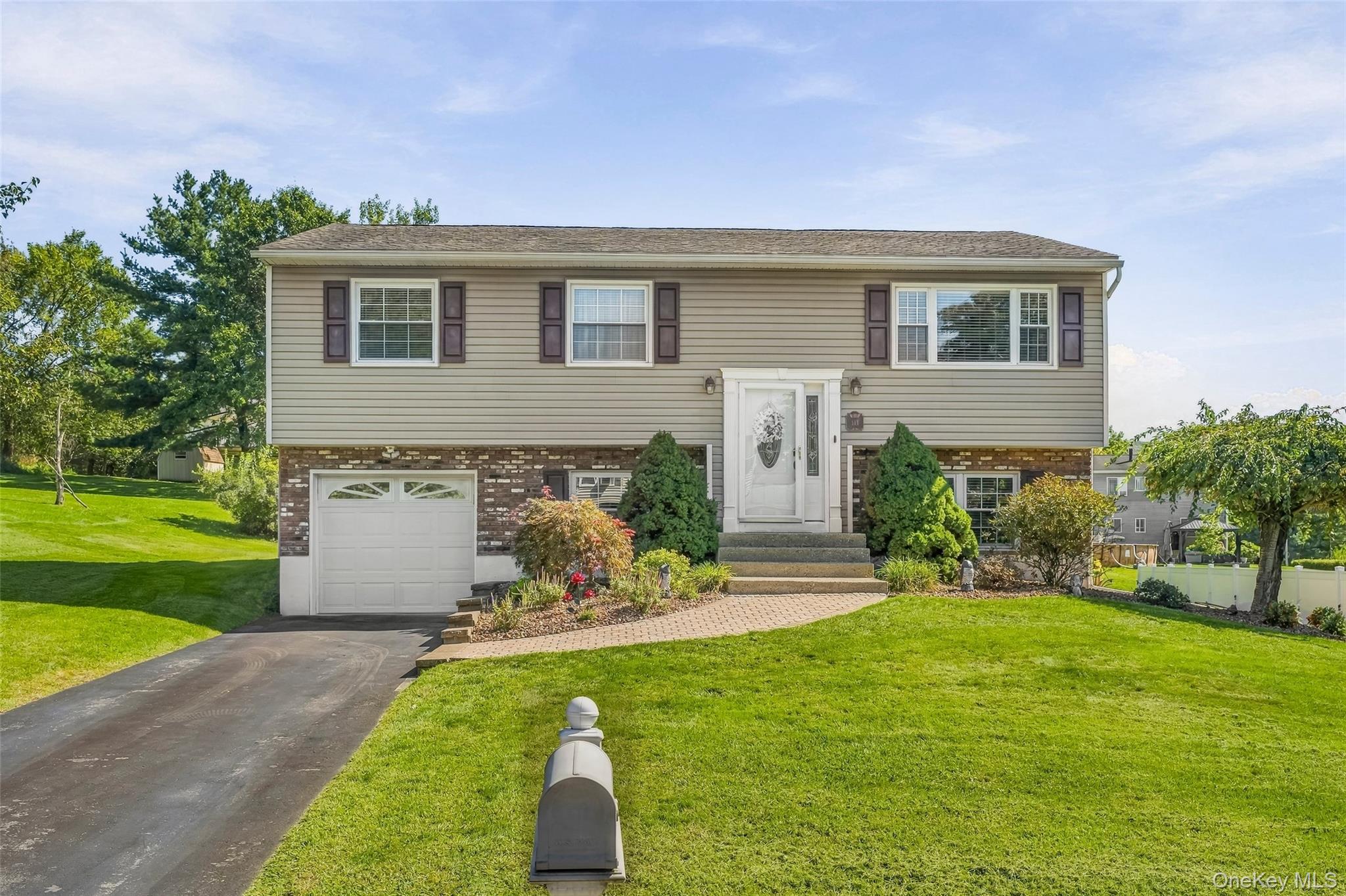 6 Liberty Court – For Sale