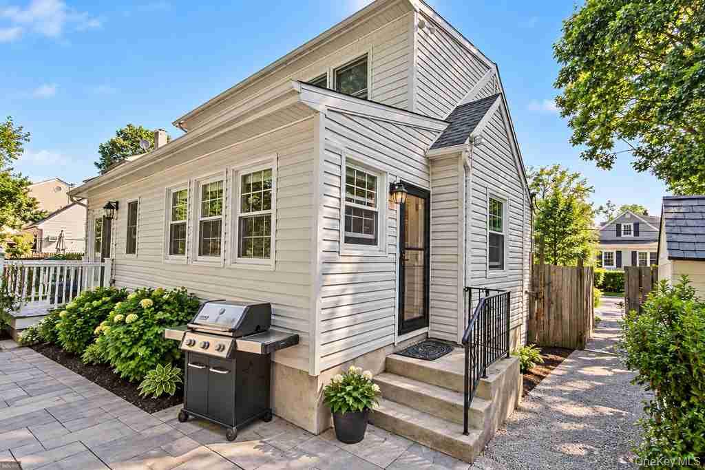 8 Curry Road – For Sale photo 3