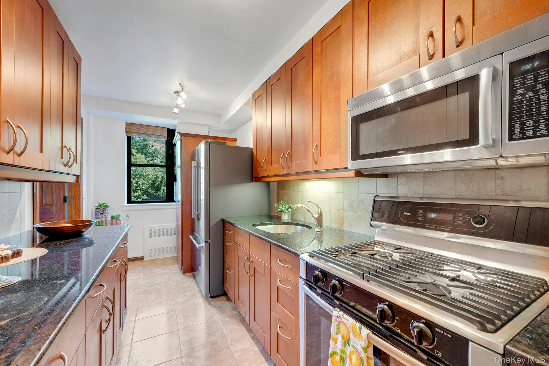 735 Kappock Street, Unit 8F photo 2