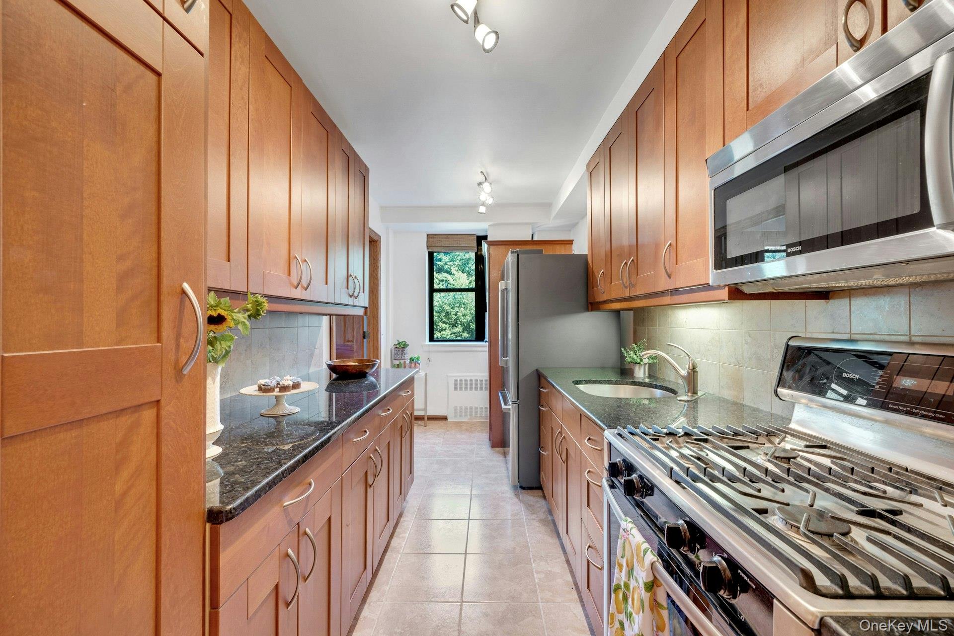 735 Kappock Street, Unit 8F photo 3