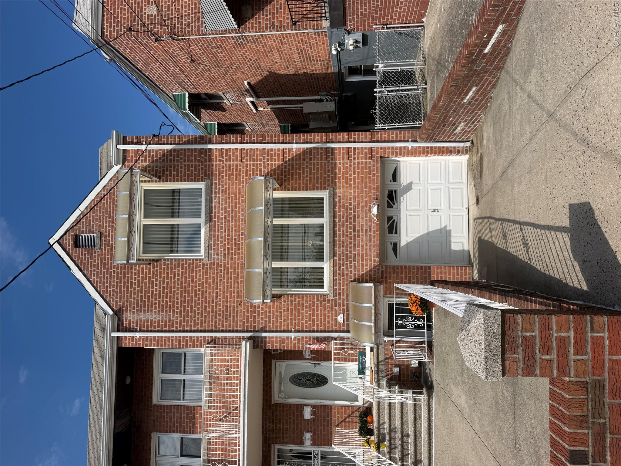 2425 Young Avenue – For Sale