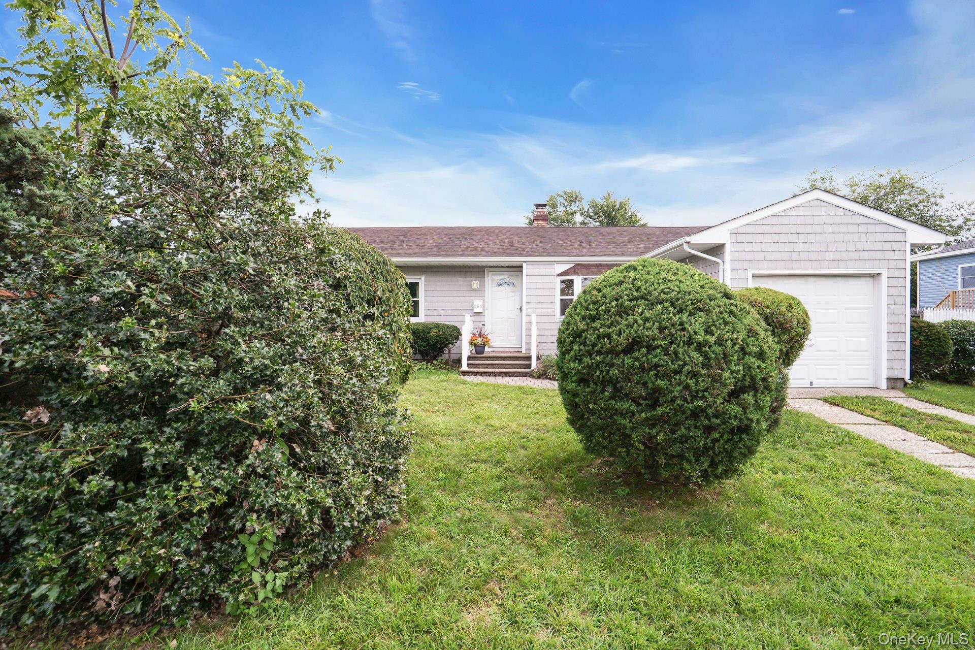 206 Alkier Street – For Sale photo 4
