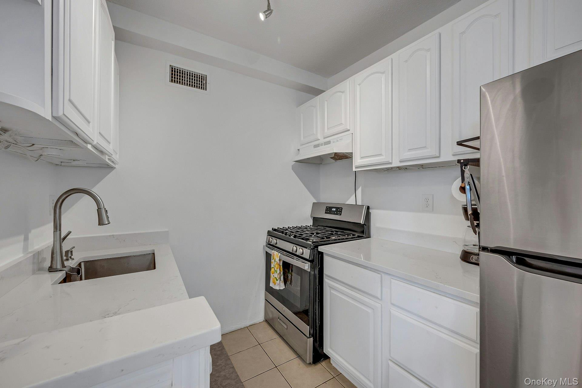 2400 Johnson Avenue, Unit 4G photo 3