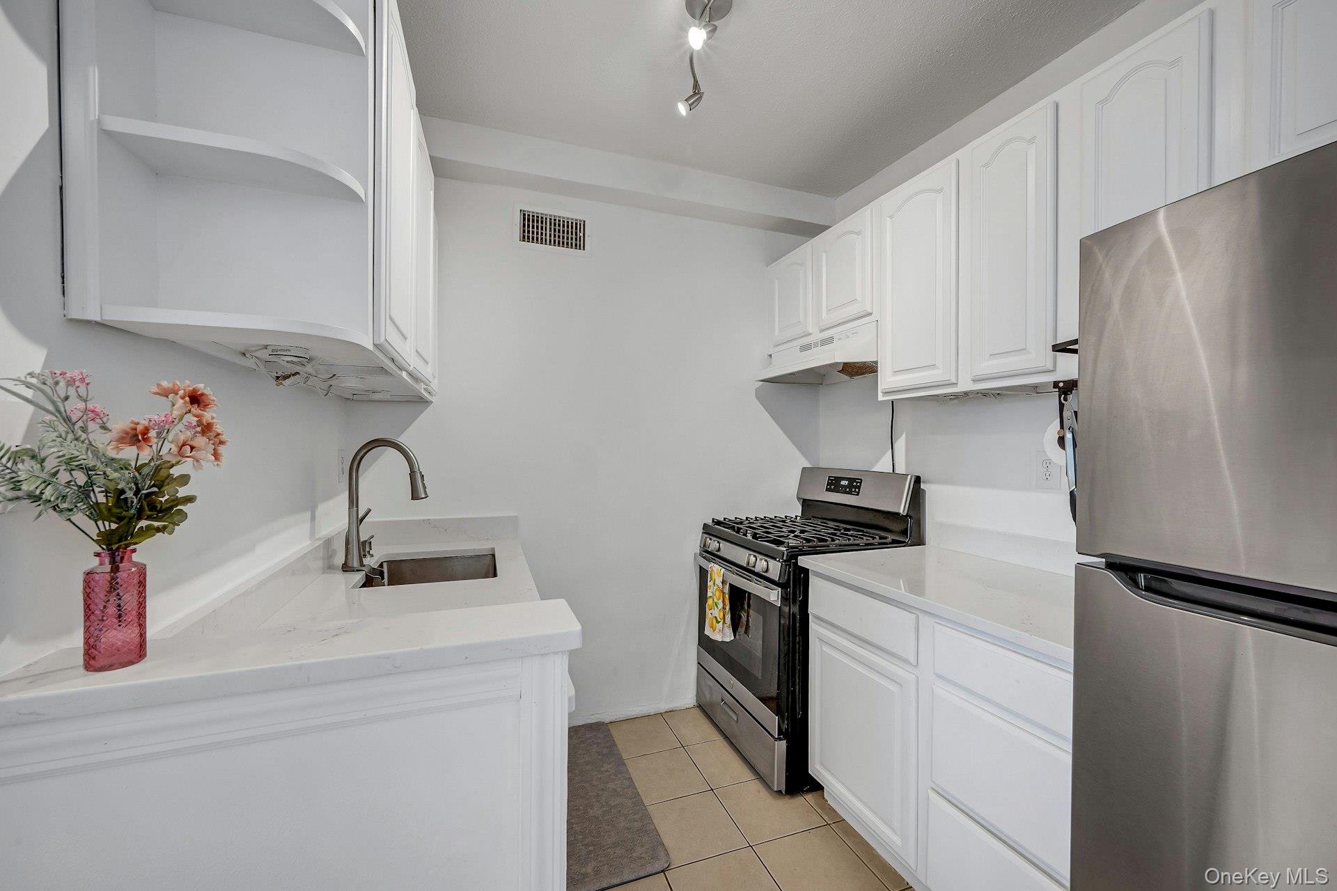 2400 Johnson Avenue, Unit 4G
