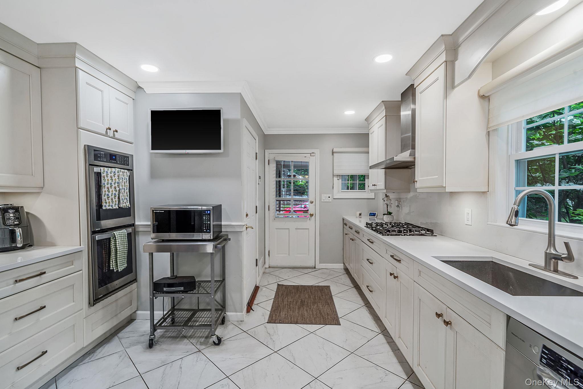 15 Cliff Road – For Sale photo 10