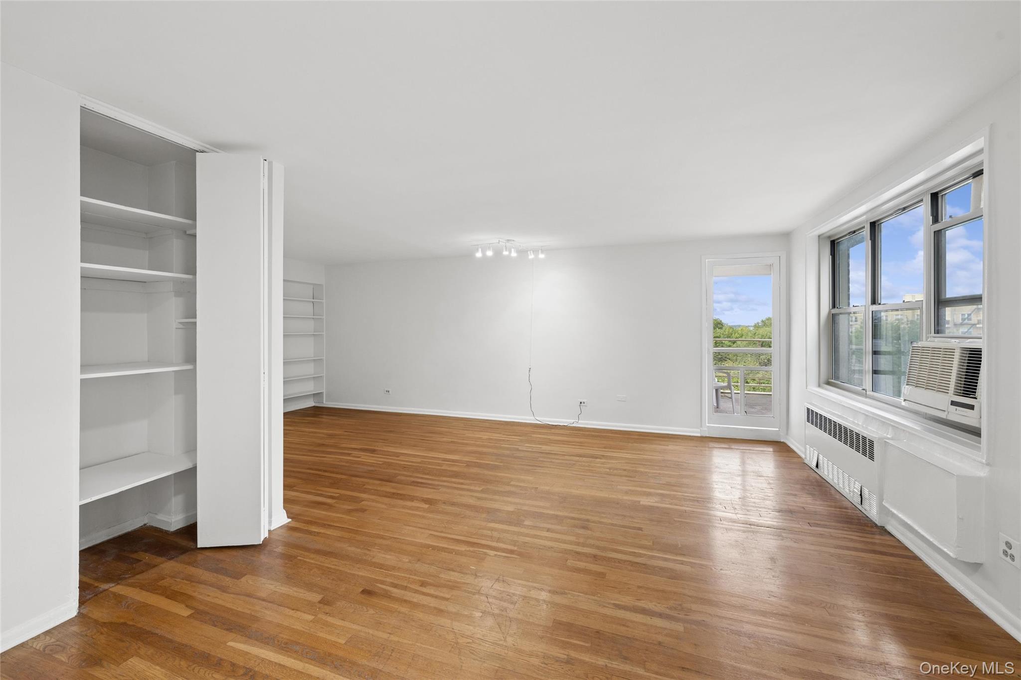 23-35 Bell Blvd., Unit 4H photo 9