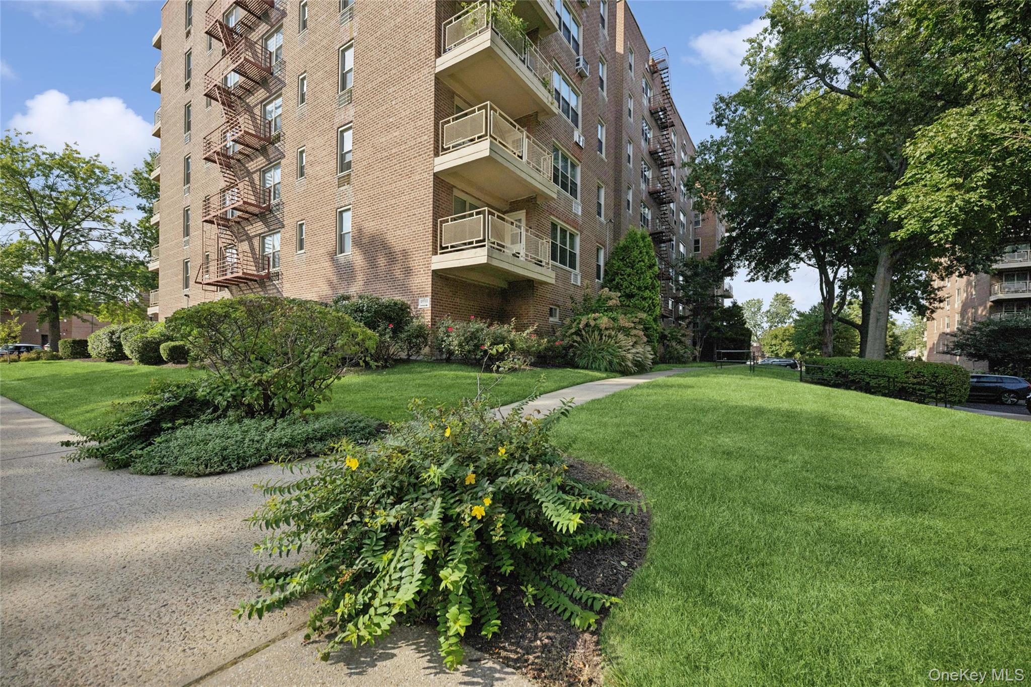 23-35 Bell Blvd., Unit 4H photo 24