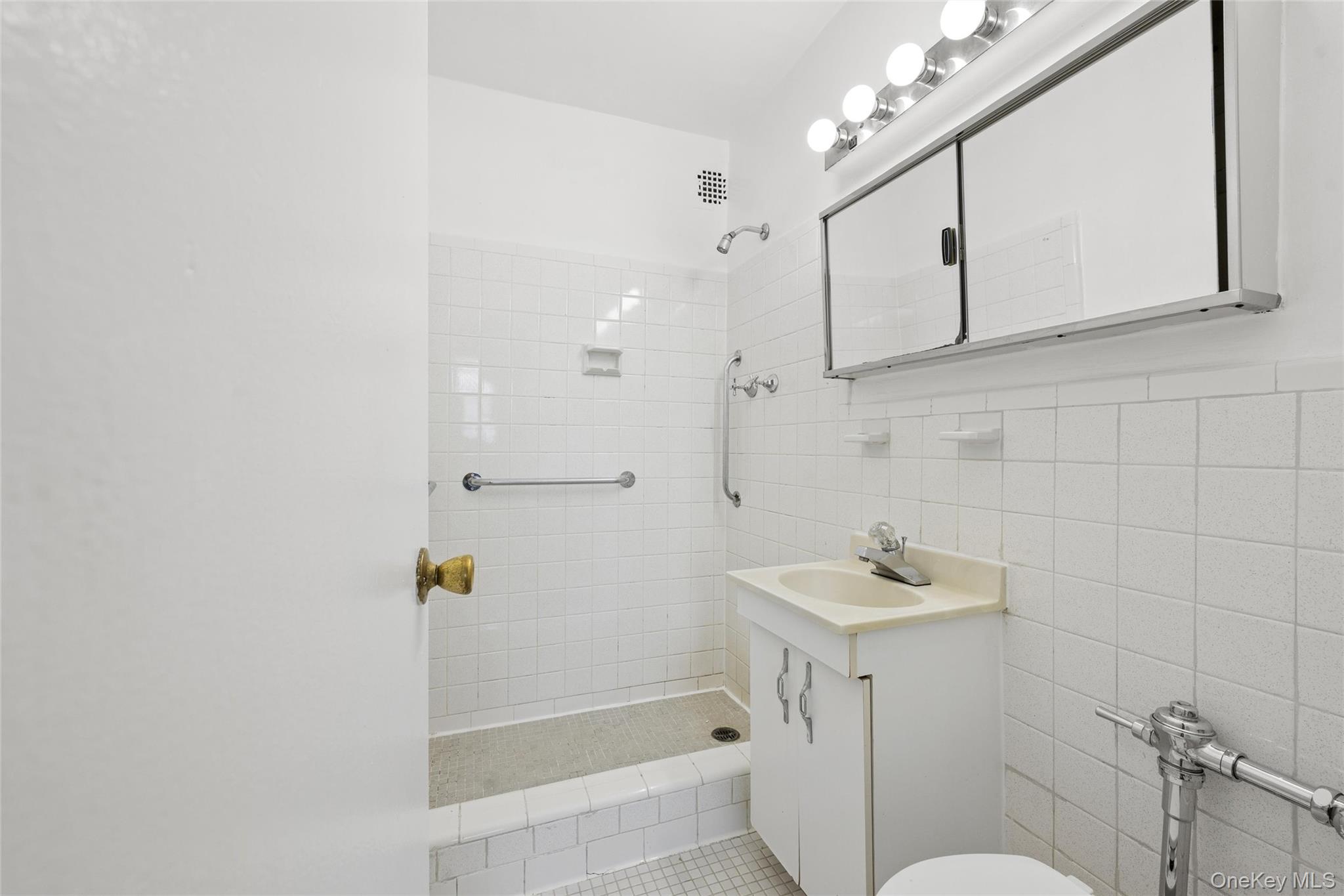 23-35 Bell Blvd., Unit 4H photo 18