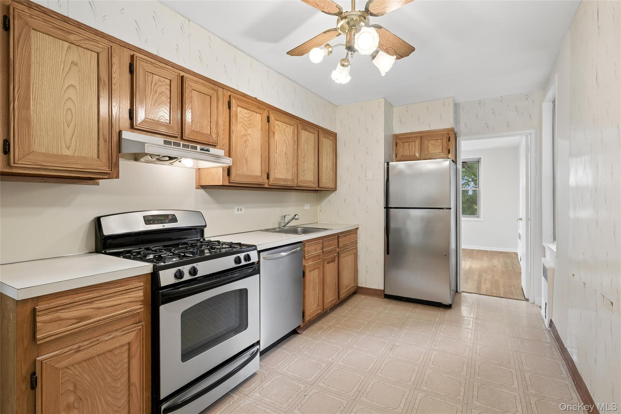 23-35 Bell Blvd., Unit 4H photo 7